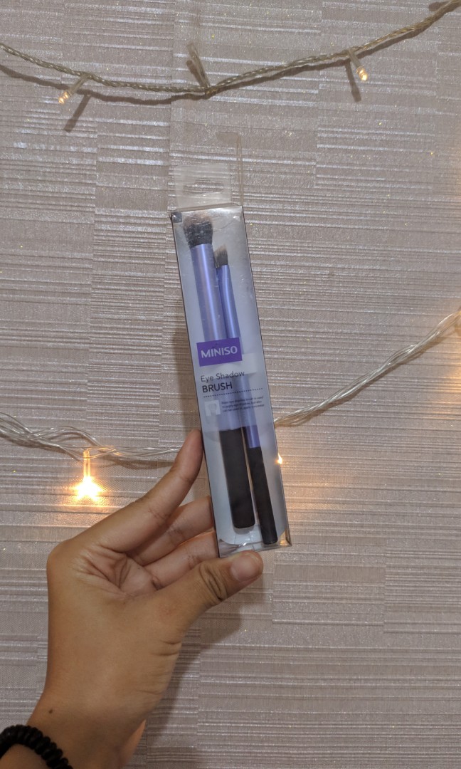 Miniso Eyeshadow Brush, Kesehatan & Kecantikan, Rias Wajah di Carousell
