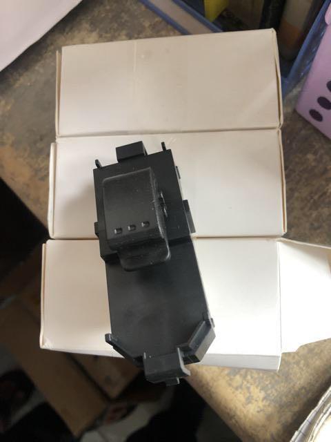 Sc76 Suis Tingkap Produa Auto Down Oem Fitting Perodua Myvi Alza Viva Axia Main Power Window Switch Single Passenger Switch Auto Accessories On Carousell