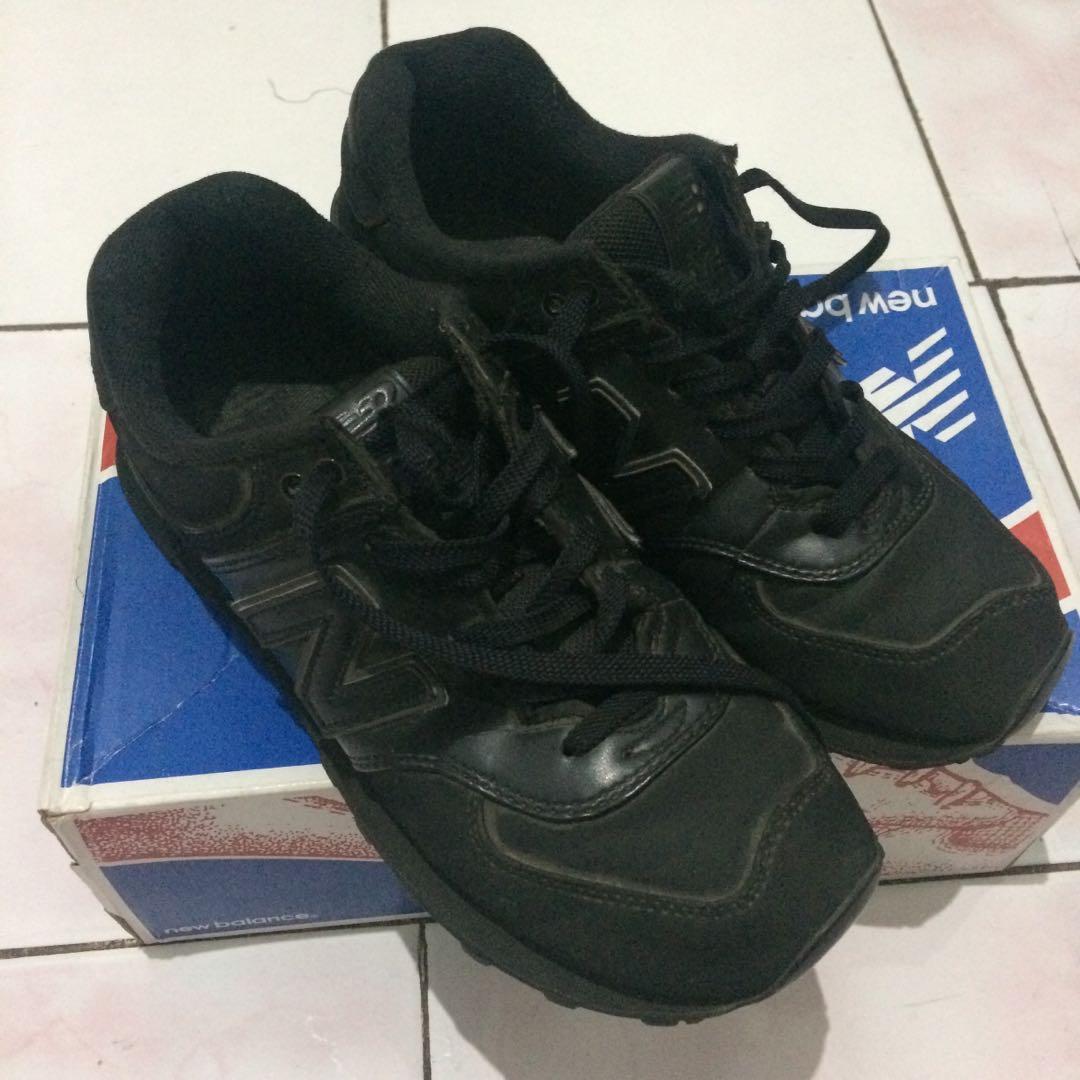 sepatu nb 574