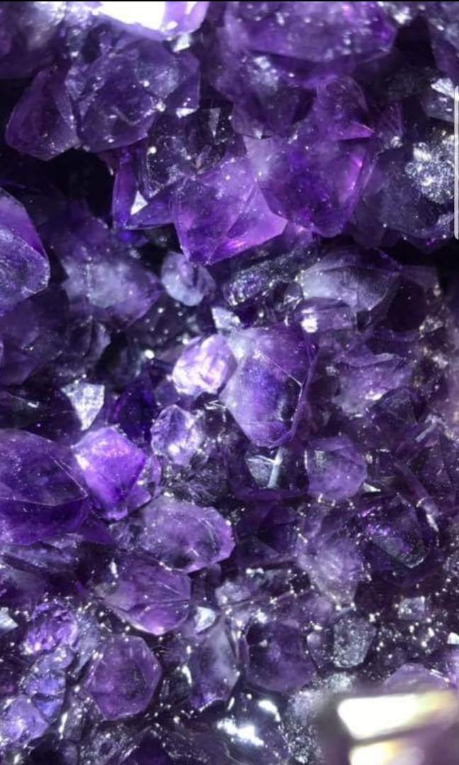 5kg 乌拉圭紫水晶洞卓上行