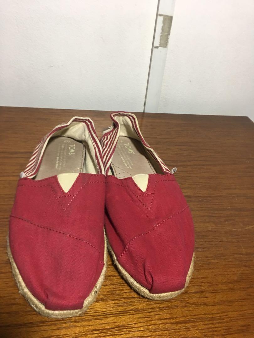 toms red sandals