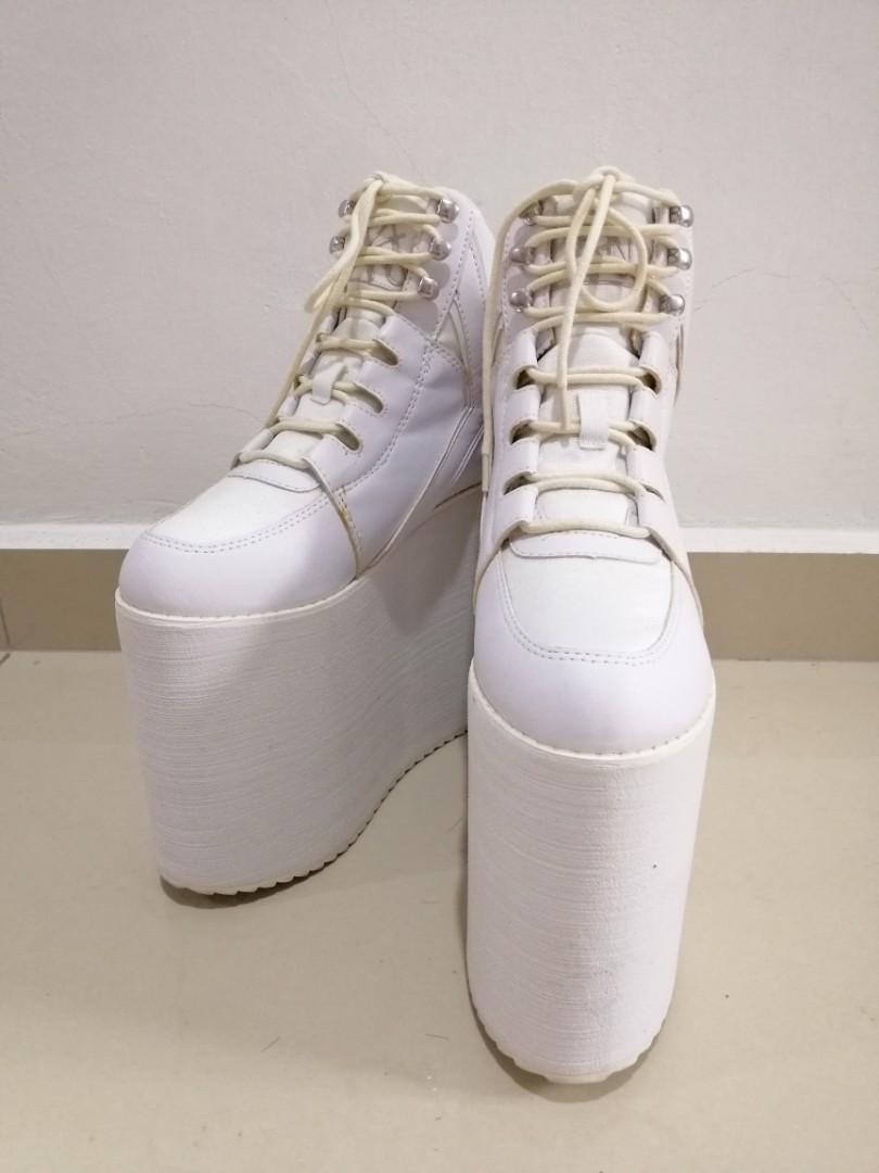 YRU Qozmo Sky white platform shoes 