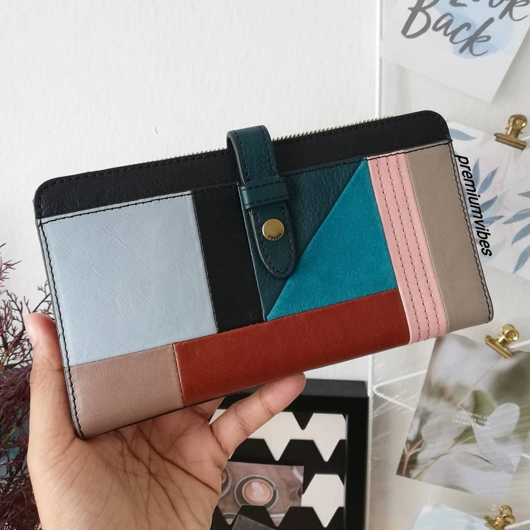 Fossil fiona tab clutch sales