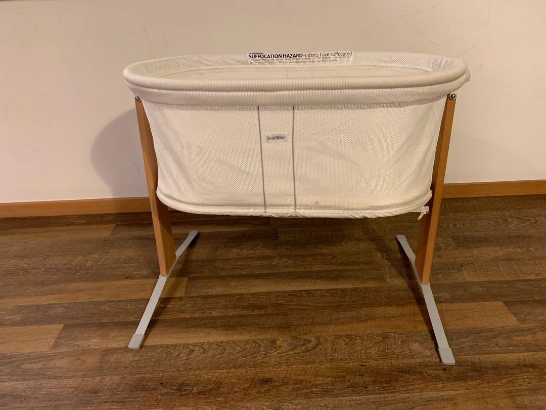 baby bjorn travel crib suffocation