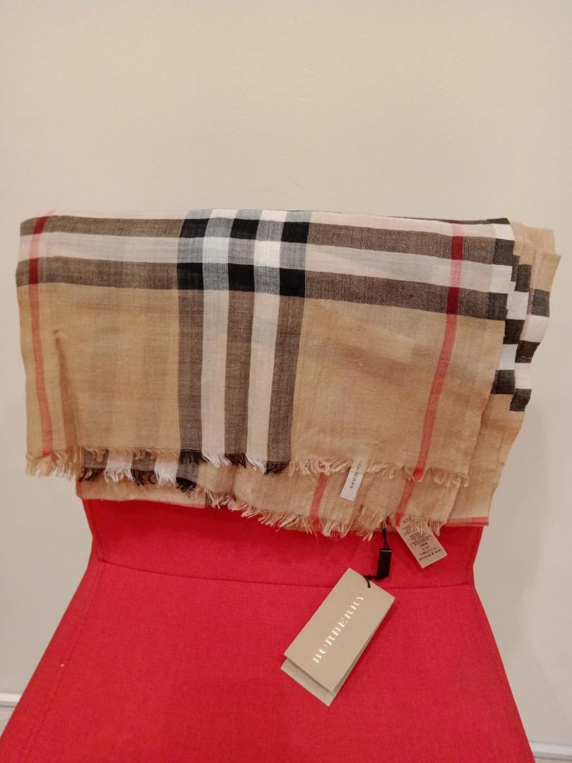 BURBERRY Scarf, Luxury, Accessories on 