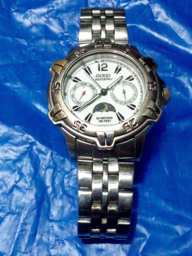 forhold rustfri Lejlighedsvis Guess waterpro stainless steel watch 1997 model, Men's Fashion, Watches &  Accessories, Watches on Carousell