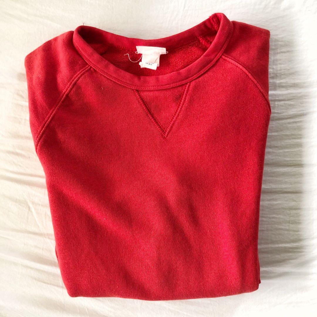 H&M Sweatshirt (Category: Hoodies) located in Manila. Submitted by rainbrain (Listing ID 246049252, Image 2). Description: Used only once. Tag says XS but length more is like a S. 🏷 Prices not inclusive of shipping, fee depends on your selected mode of shipping 📦 Shipping via GrabExpress, Lalamove or LBC shouldered by the buyer 💵 Payment via BPO Deposit 🙋🏻‍♂️ Feel free to PM me for additional details about the item .