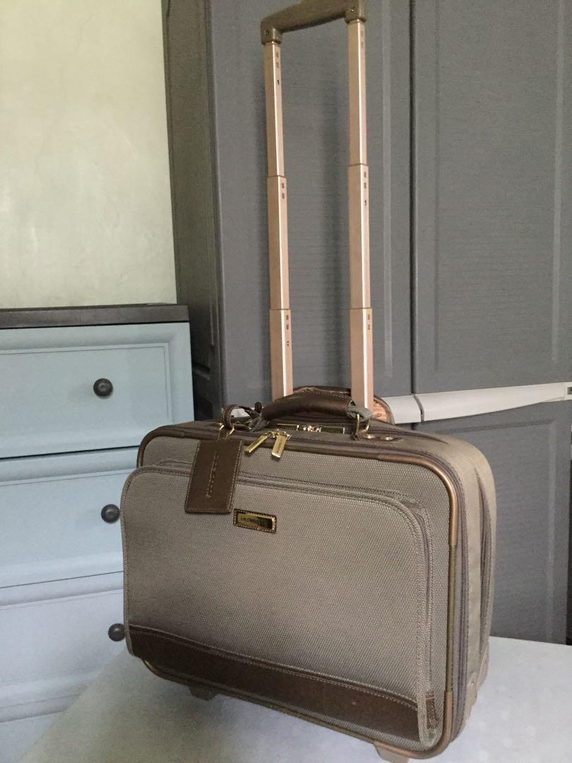 Liz and co shop luggage
