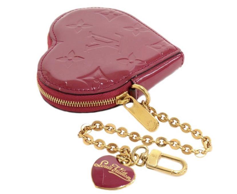 Louis Vuitton Red Pomme D amour Vernis heart coin purse, Luxury,  Accessories on Carousell