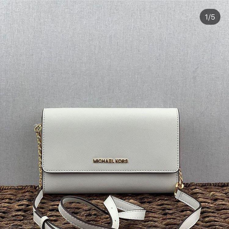 Michael Kors JST 3 in 1 Clutch Crossbody in Optic White, Luxury, Bags &  Wallets on Carousell