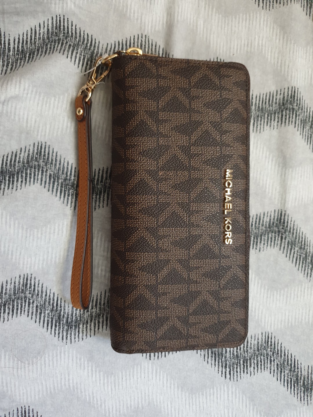 MK jet set wallet
