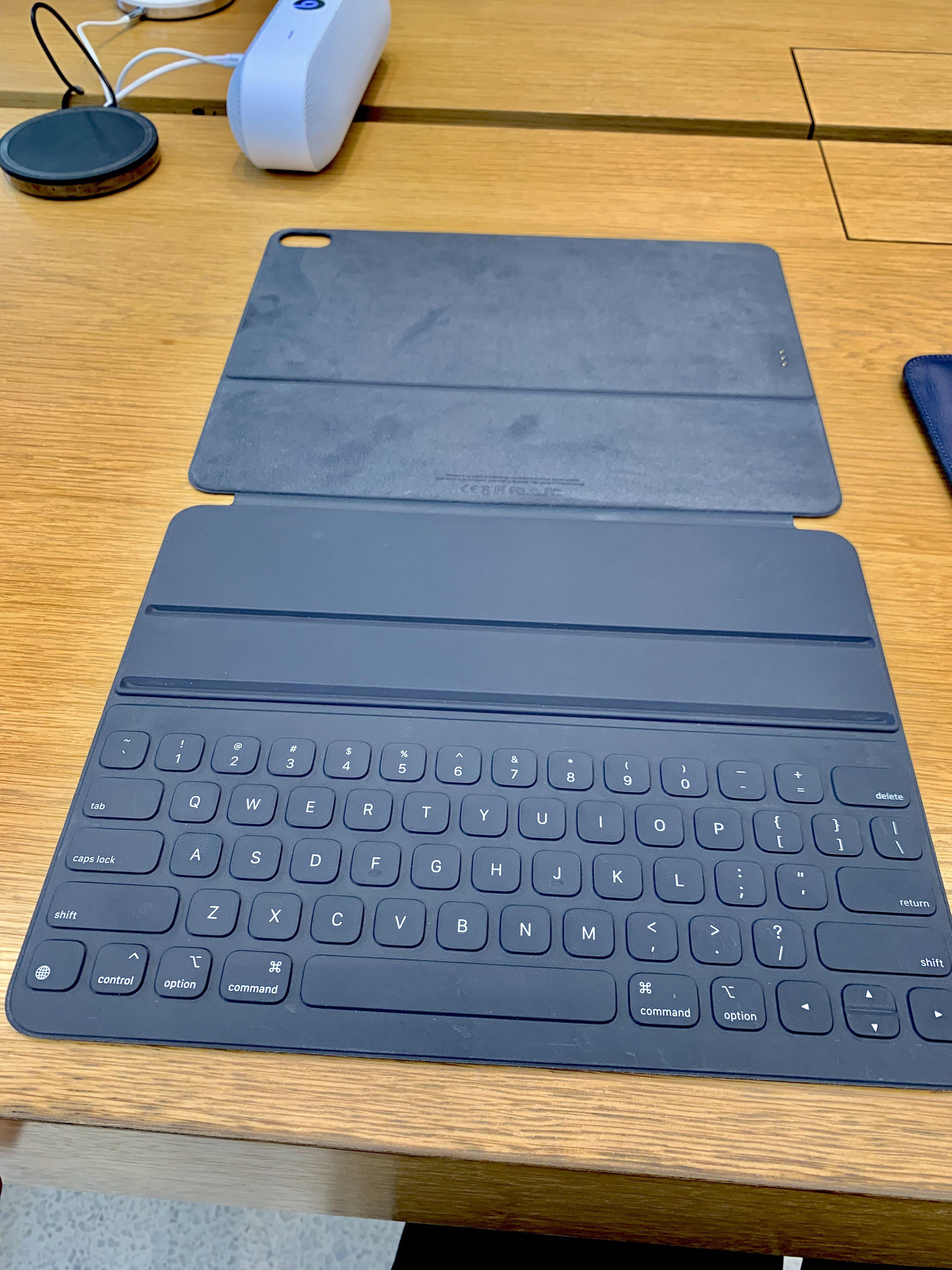 New IPad Pro 3rd Gen 12.9 (256GB) & Smart Keyboard, Mobile Phones ...