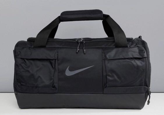 Nike training vapor sales power holdall in black