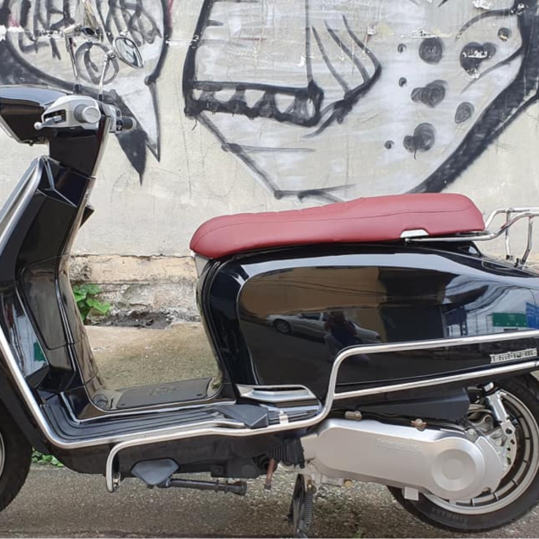 Lambretta V200 Price Singapore  . Prendi La Tua Lambretta E Scendi In Pista… Fin Dall�iNizio, La Lambretta È Stata Utilizzata Per Le Gare Brevi E Lunghe E Per I Tentativi Di Le 200S Erano Macchine Da Corsa Particolarmente Popolari, Specialmente Nel Regno Unito, Dove La Gara Sulle Due Ruote Era Diventata Uno Sport Nazionale.