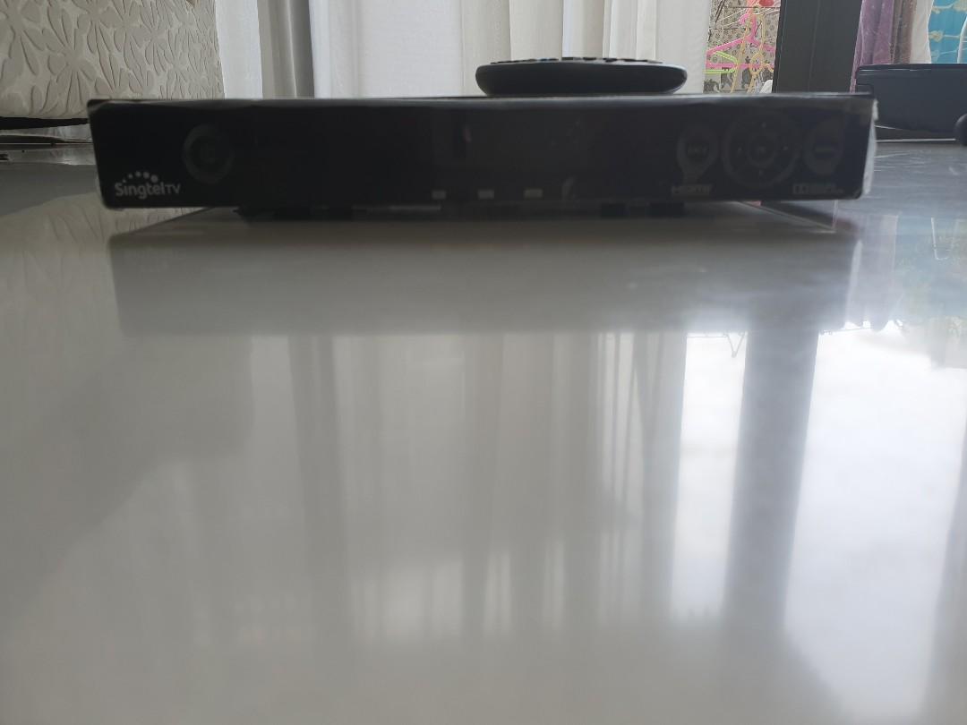 Singtel TV set top box with remote, TV & Home Appliances, TV