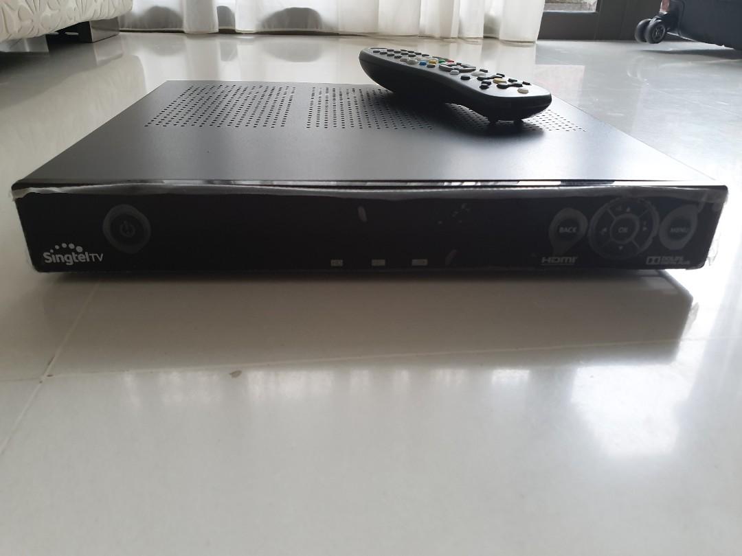 Singtel TV set top box with remote, TV & Home Appliances, TV