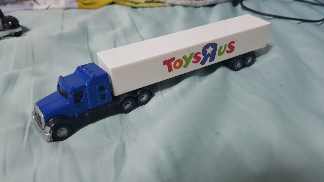 Toys r us toy truck shop