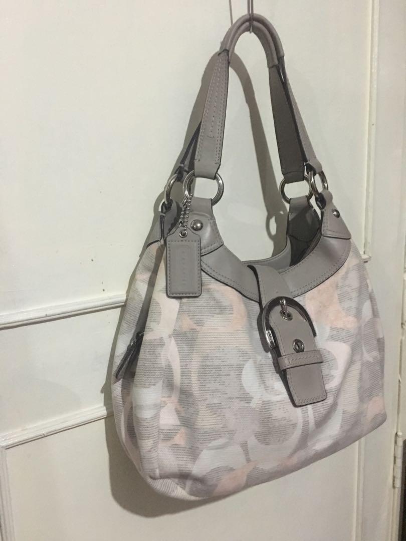 Authentic Coach Bag-Multicolor (Category: Purses & Pouches) located in Quezon City. Submitted by declutter_project (Listing ID 246368010, Image 2). Description: Original price is US $200 ,bought from U.S. Only used 3 times..excellent condition .