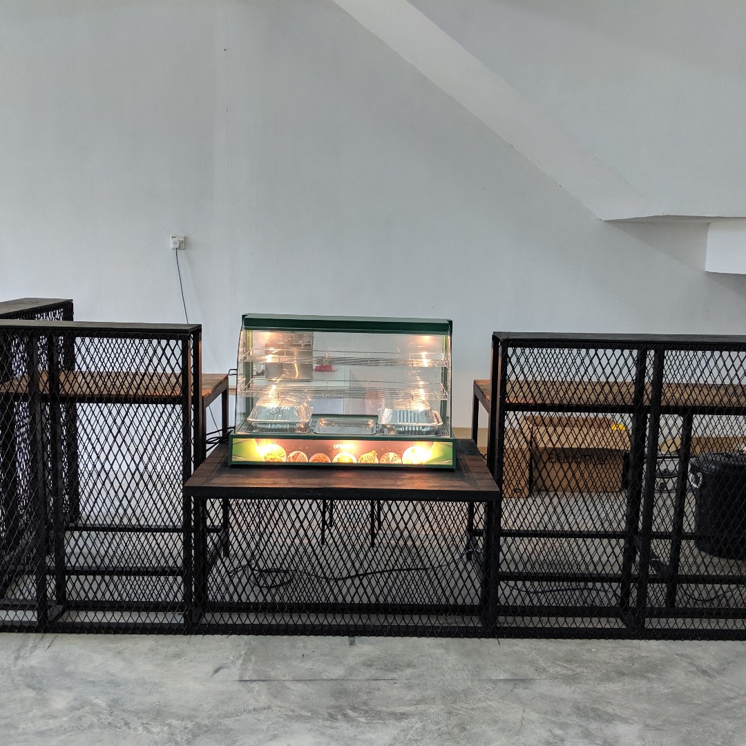 Cafe kaunter & food warmer display, Furniture & Home Living, Furniture