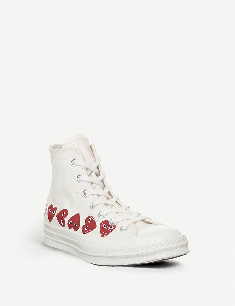 converse heart trainers