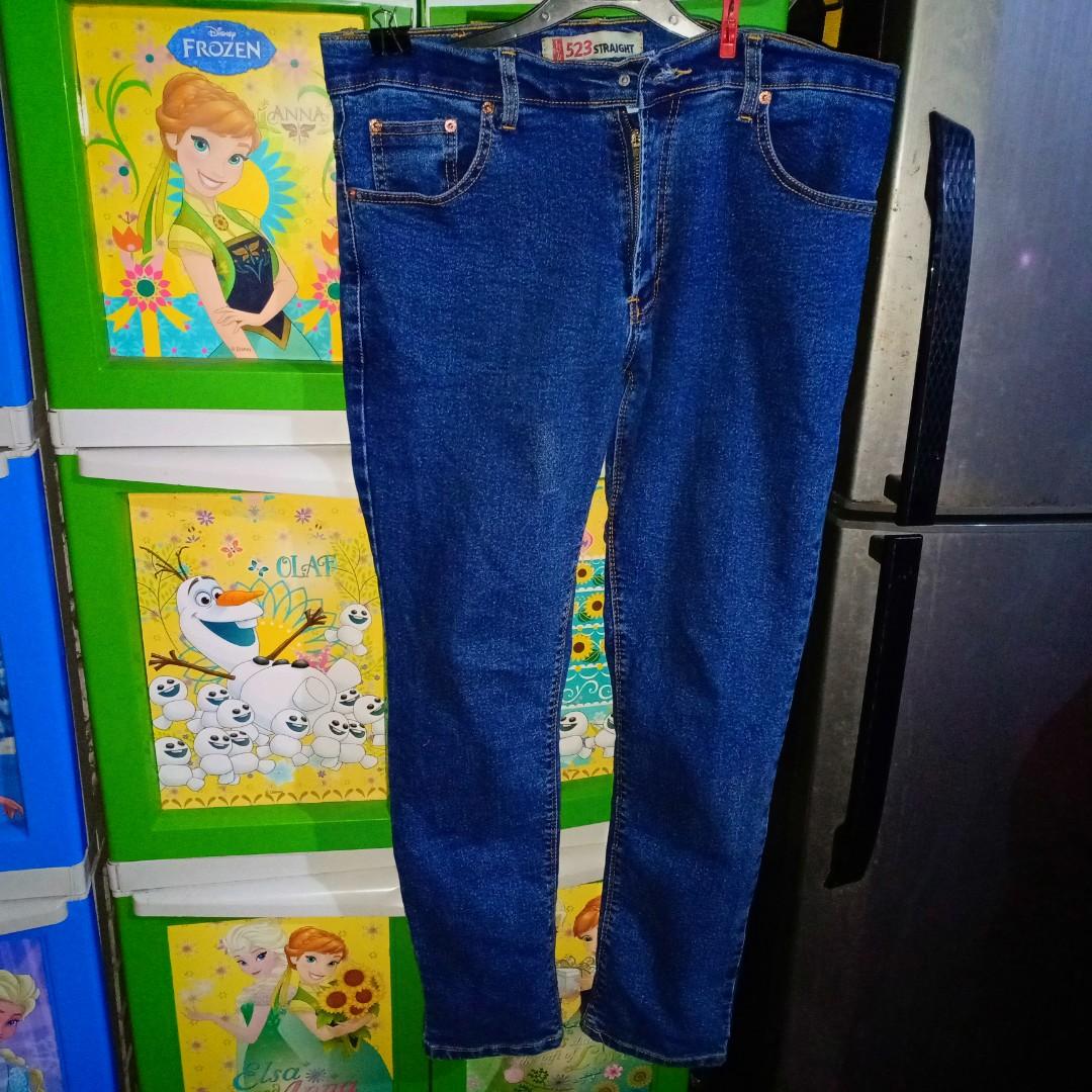 Celana Jeans Biru Merk Levis 523 Straight Size 36