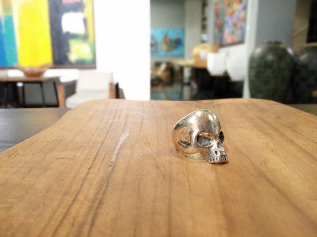 Cincin Tengkorak H M Skull Ring