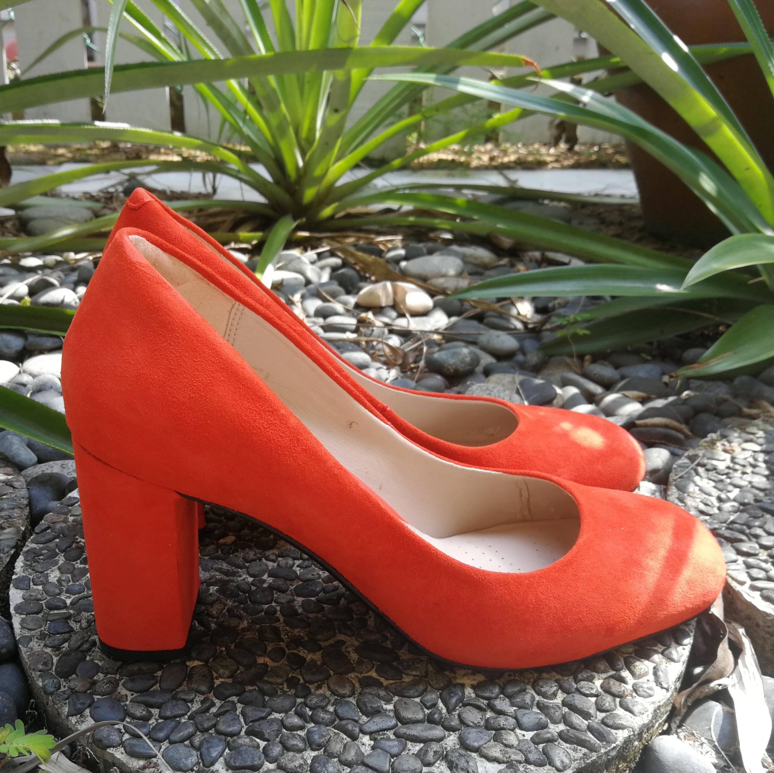 clarks red heels
