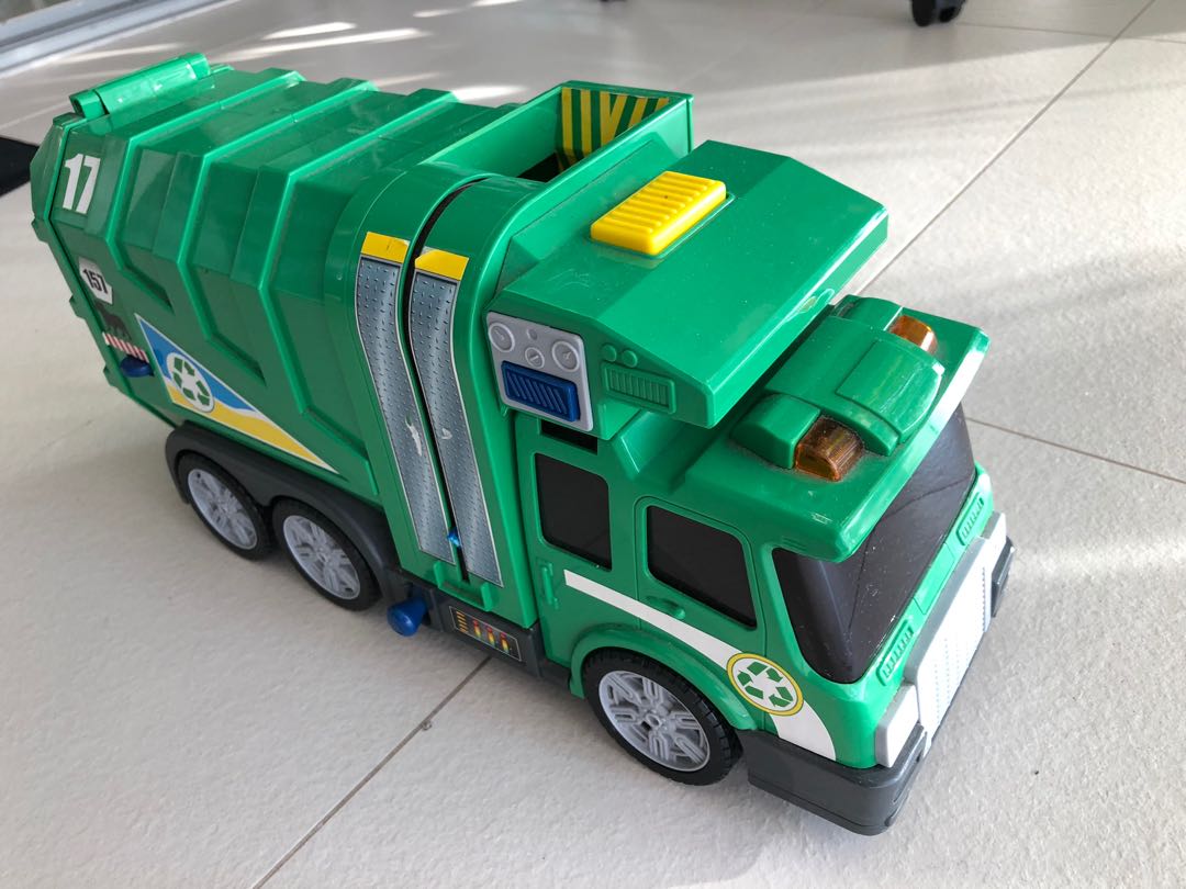 Fast lane action wheels store garbage truck
