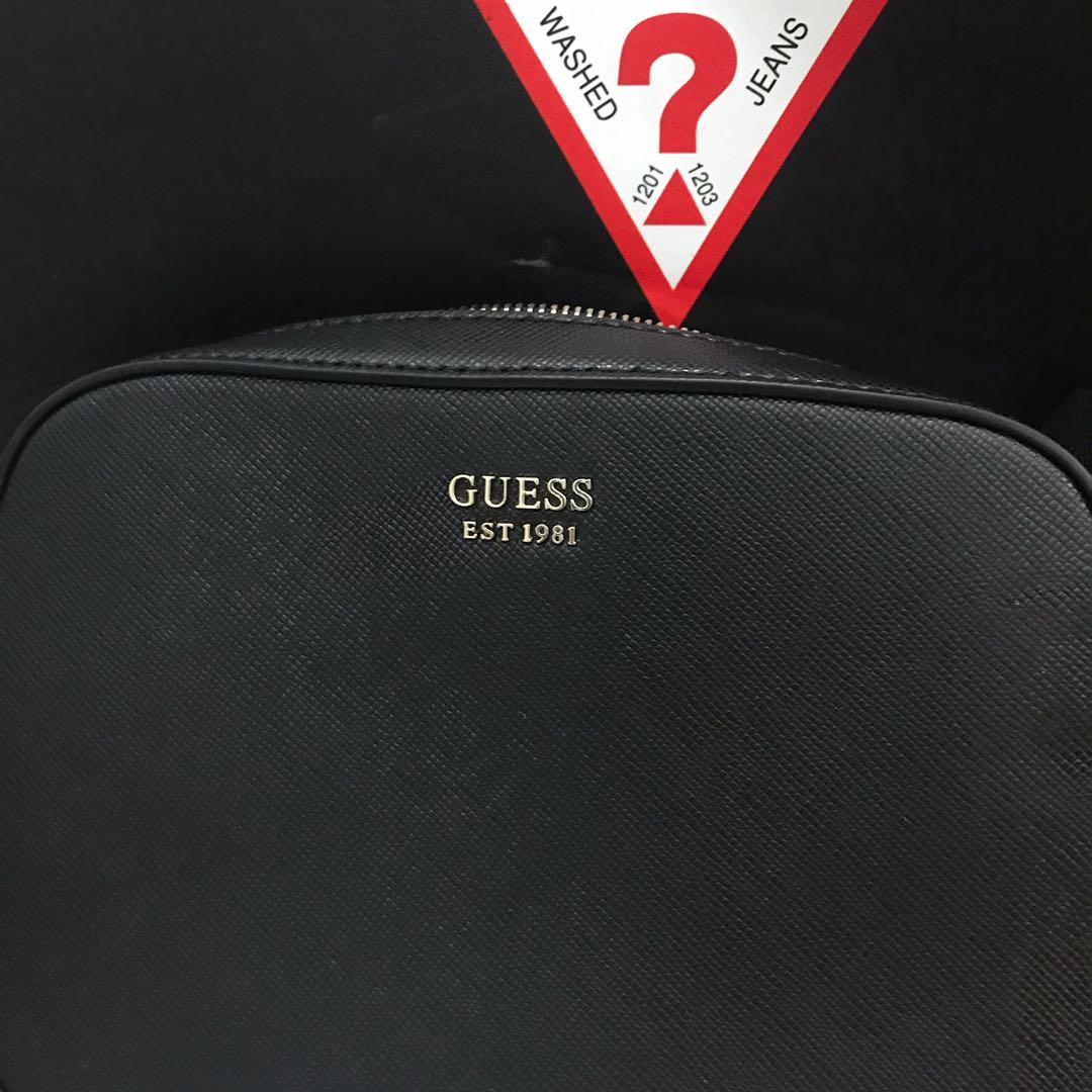 Guess black kamryn top zip crossbody bag authentic, Fesyen Wanita, Tas