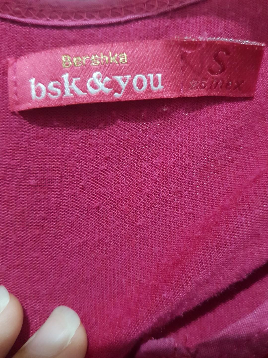 Magenta Bershka long sleeves (Category: Longsleeves) located in Pasig City. Submitted by gavdan (Listing ID 246284697, Image 3). Description: Perfect for sweater weather Used but not abused.