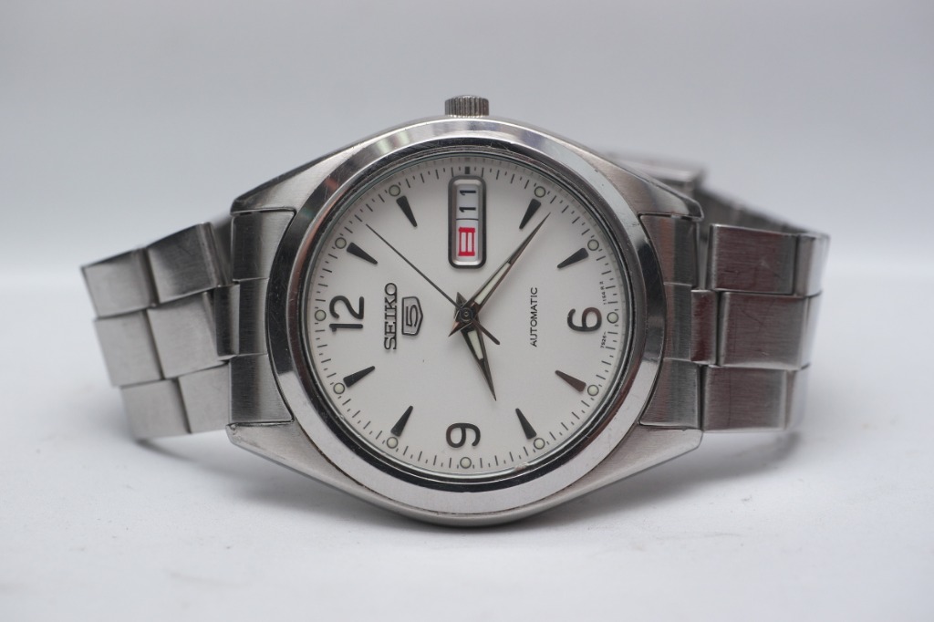 NH36 Seiko 5 (Movement up graded), Chinese version calendar., Men's  Fashion, Watches & Accessories, Watches on Carousell