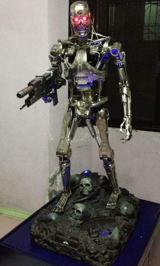 terminator endoskeleton figure