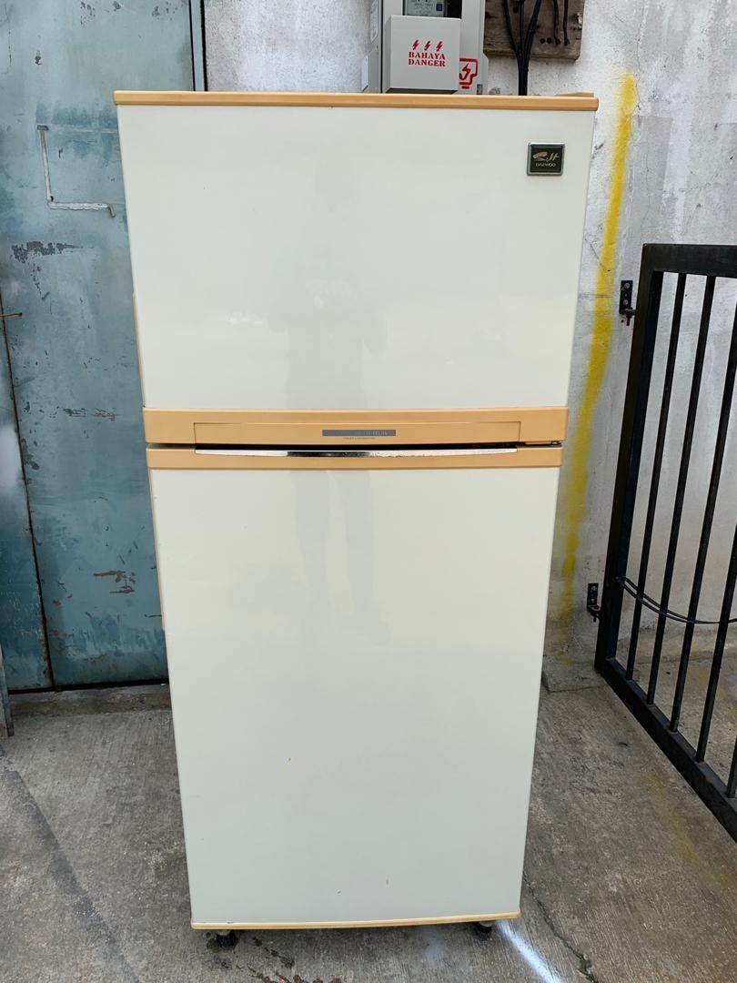 Used daewoo 2 doors fridge refrigerator peti sejuk peti ais in 