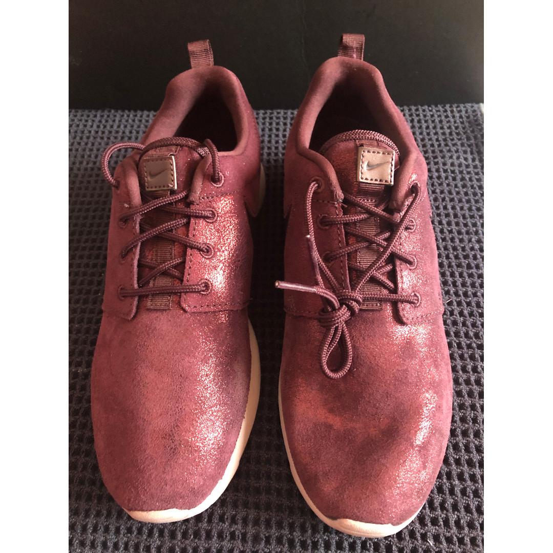 women's nike roshe one premium casual shoes