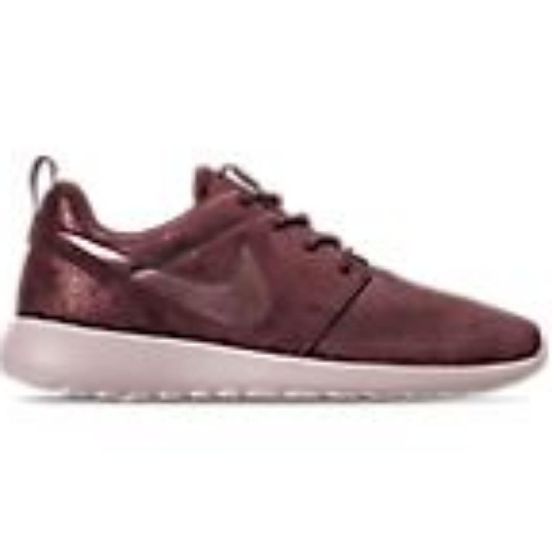 women's roshe one premium casual sneakers