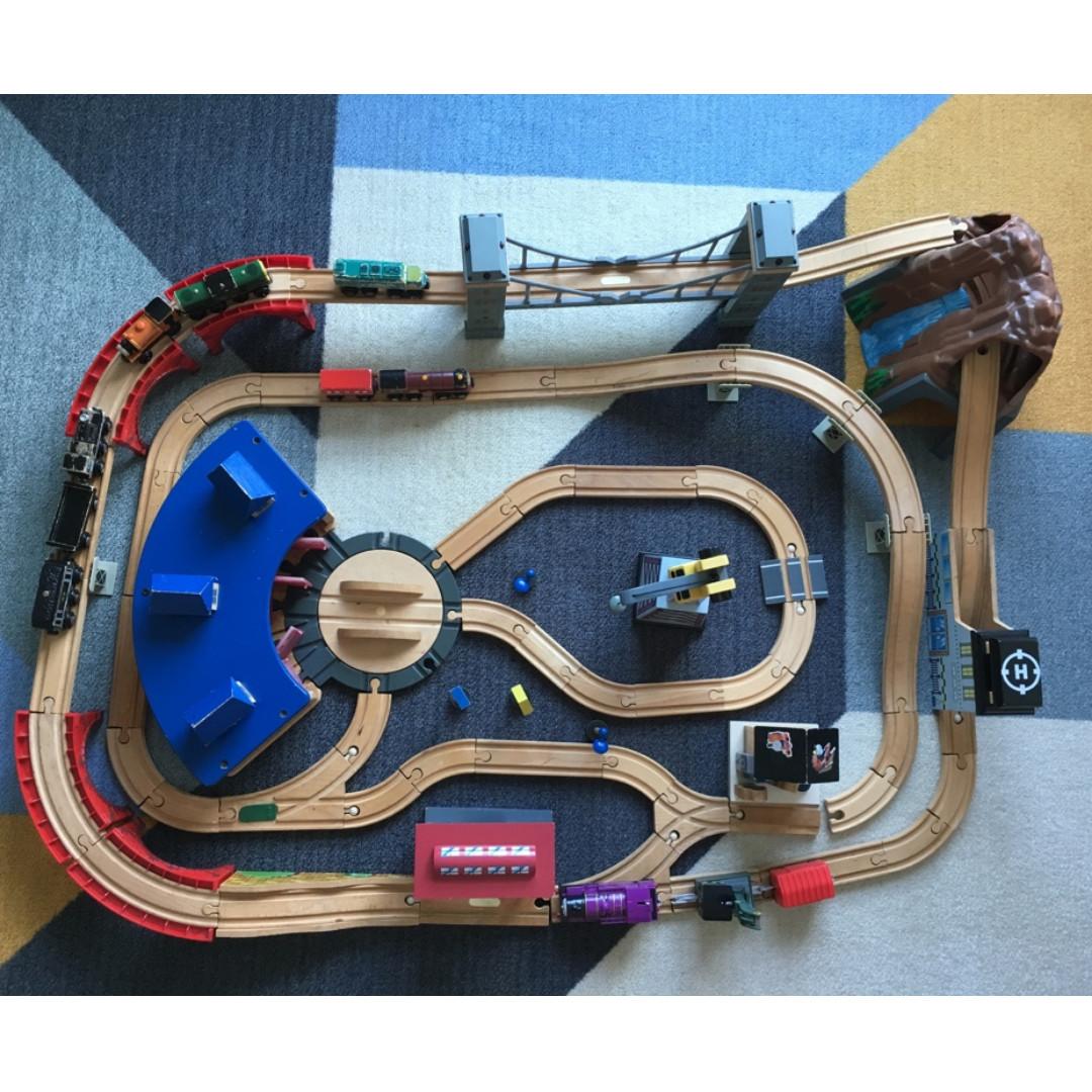 Wooden Train Set - Imaginairum (Toys R Us), Hobbies & Toys, Toys & Games On  Carousell