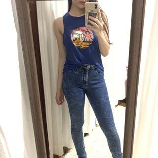 High waisted jeans