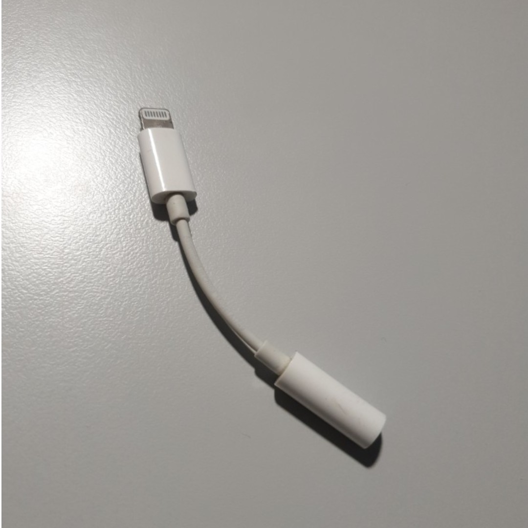 Apple Lightning To Headphone Jack Adapter Teardown IFixit atelier