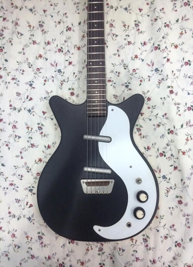 used danelectro guitar