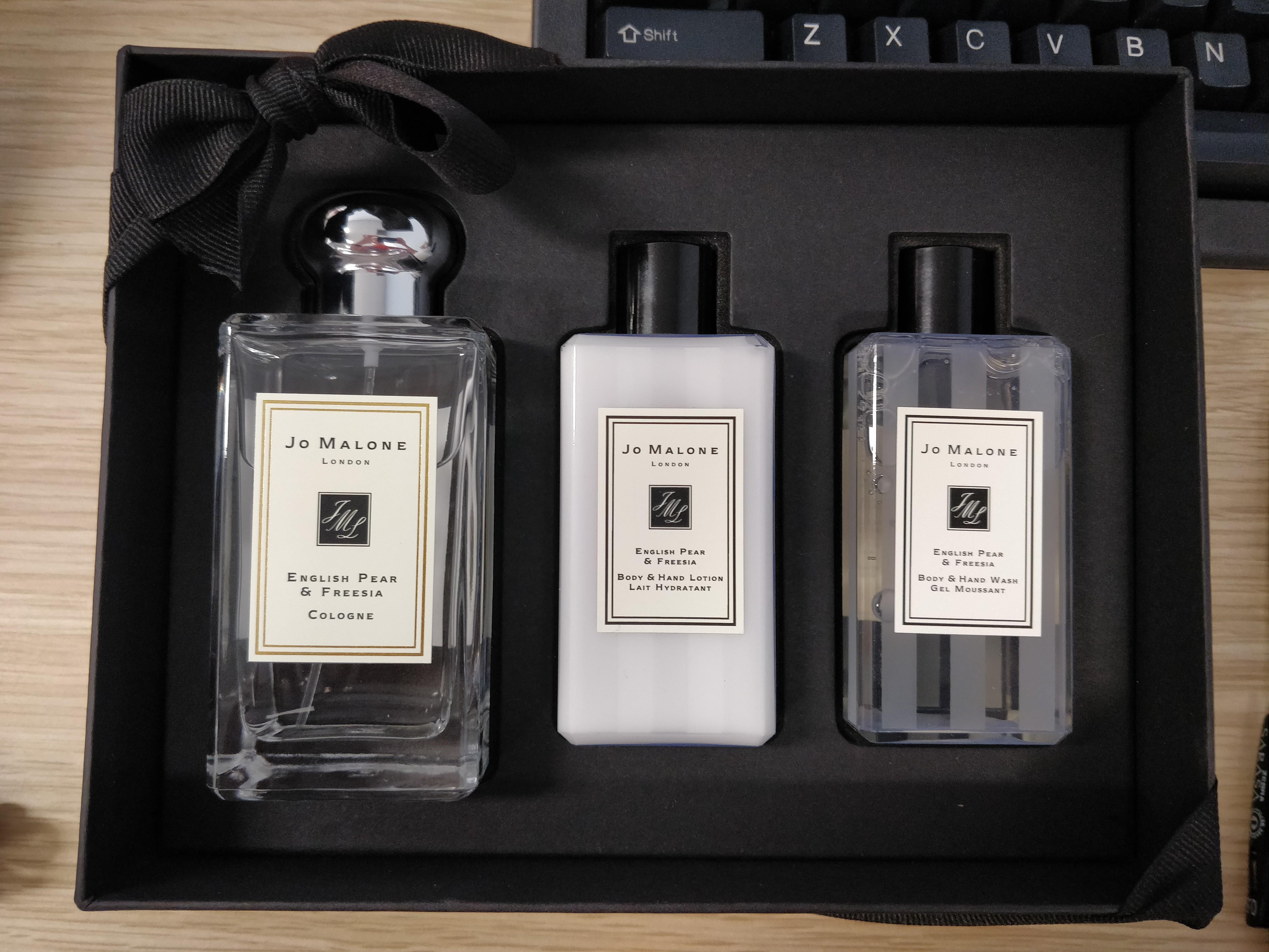 Jo malone english pear shop and freesia gift set