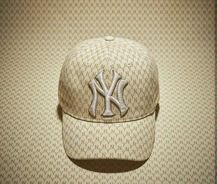 Gucci X NY Yankees MLB Cap Mens Fashion Watches Accessories Caps Hats  On Carousell  xn90absbknhbvgexnp1ai443