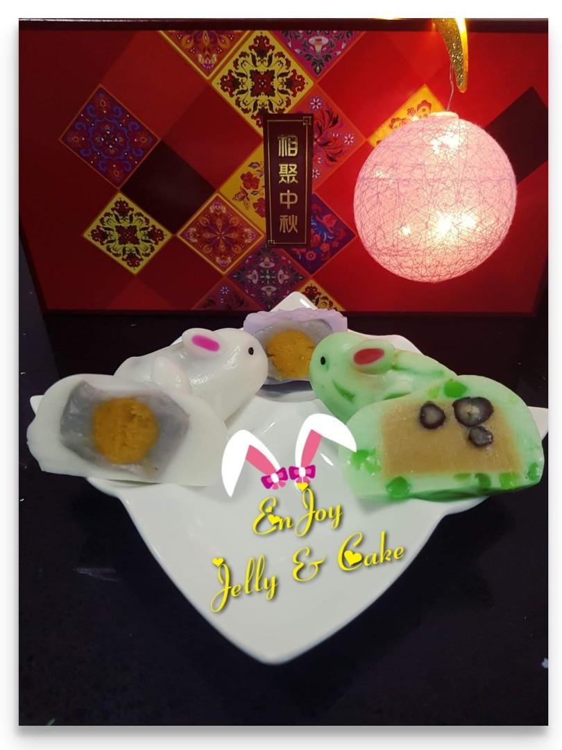 Mooncakes, Food & Drinks, Homemade Bakes on Carousell