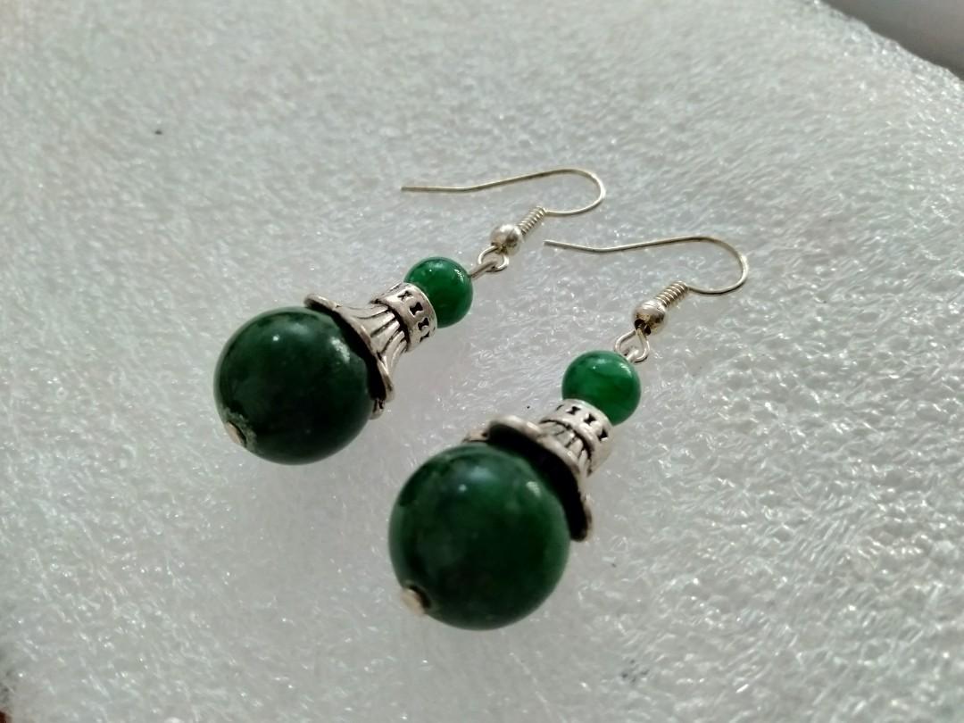Beautiful Tibet Silver 12mm Green jade gemstone Earrings