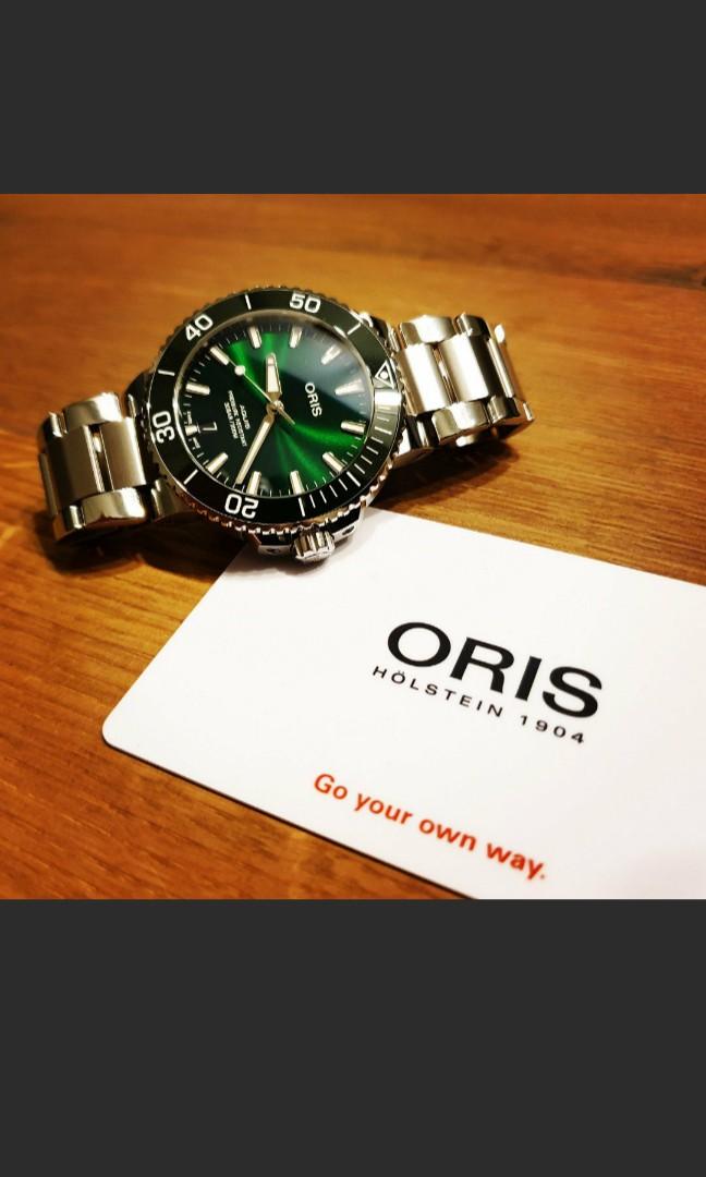 Oris aquis date 39.5 mm green top