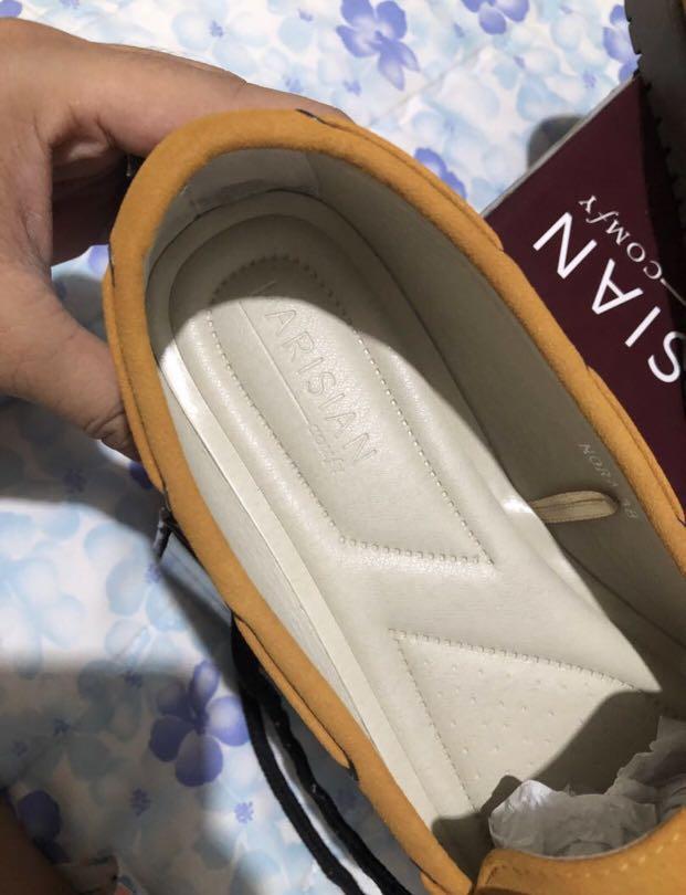 Parisian TopSider, Women's Fashion, Footwear, Flats & Sandals on Carousell