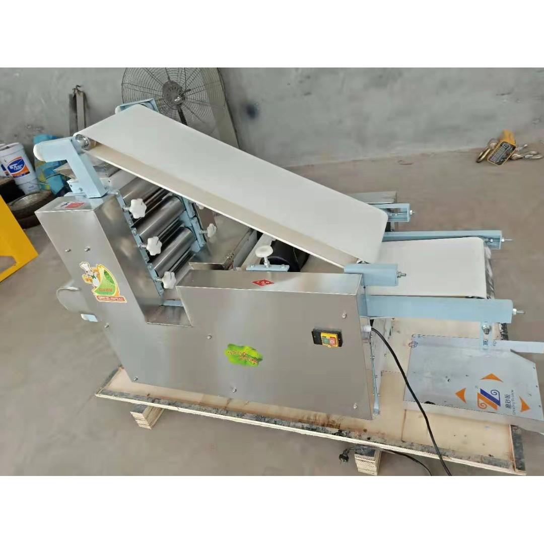pita bread and pizza forming machine (Category: Coffee Machines & Makers) located in Manila. Submitted by christbooth (Listing ID 246480380, Image 1). Description: pita bread and pizza forming machine voltage: 220v/60hz power: 3kw capacity: 2000pcs/hr diameter: max 15" (special tailor made based on customer request) measurement: 1200x750x1200mm weight: 350kgs.