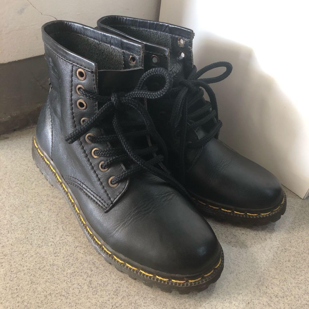 Sepatu Boots Docmart Wanita Fesyen Wanita Sepatu On Carousell