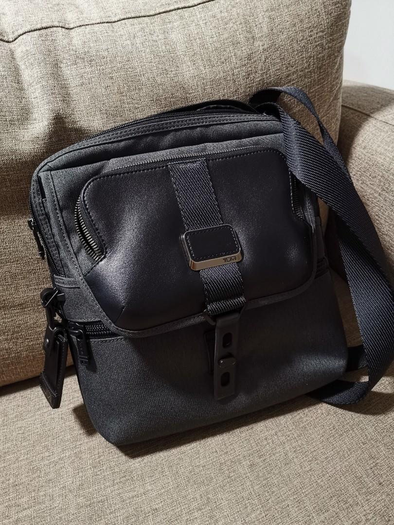 Arnold zip flap top