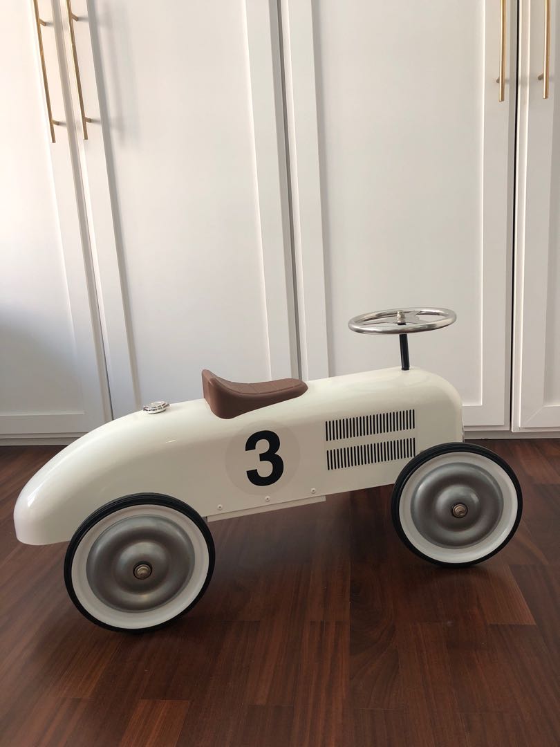 Halfords vintage ride on car clearance