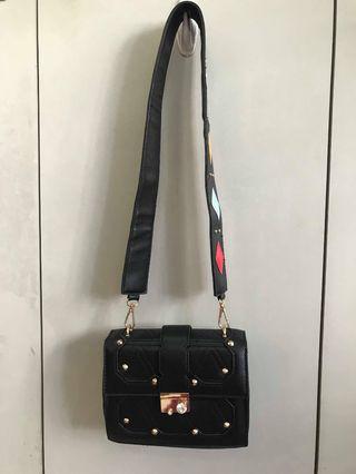 Crossbody bag/sling bag